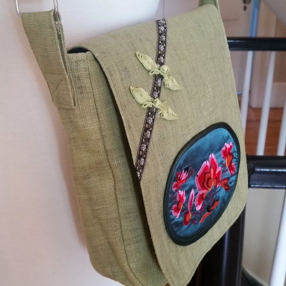 Linen Front Flap Cross Body Bag with Embroidered Front - Picture 4 of 7